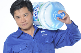 Hành trình 1 bình nước 20L – từ nguồn đến tay khách hàng và vòng quay sử dụng tại iWater